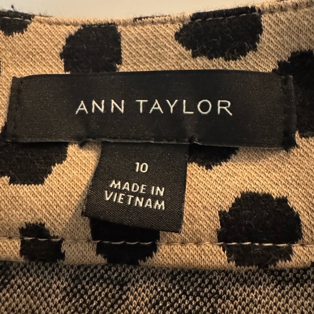 Ann Taylor Leopard Print Skirt - Picture 2 of 8